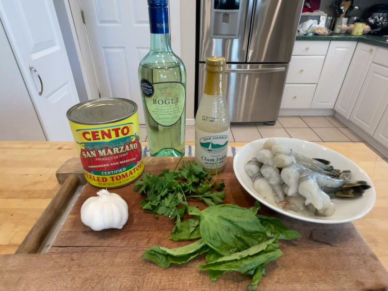 shrimpinredsauce02